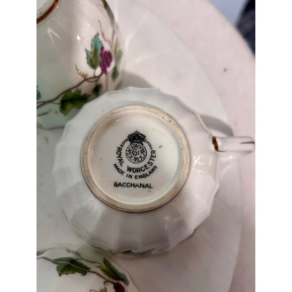 Royal Worcester Bacchanal Teacups Set/6 Bone China Grape Vine Gold Trim England